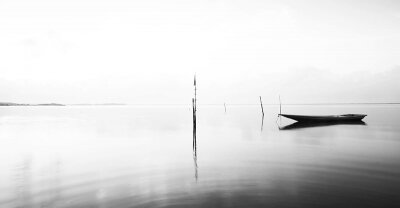 Черно-белые фотообои Лодка на реке
